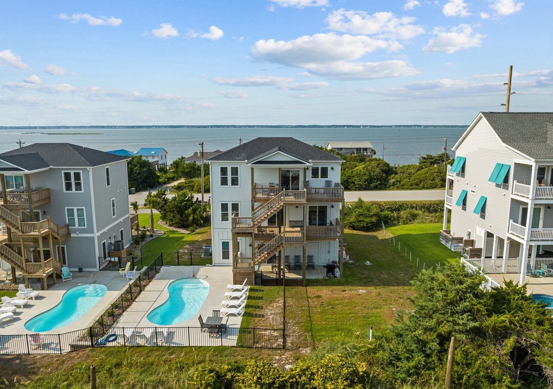 Waverlie's Watch | Exterior View with Pool