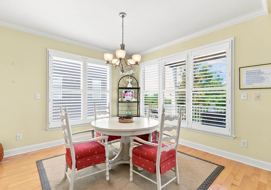 Blue Chair Stays | Dining Area