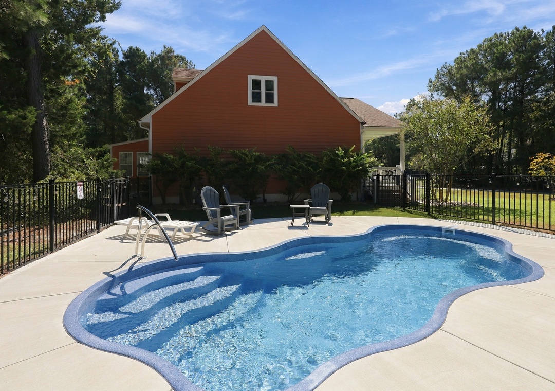 SpinAway | Private Pool