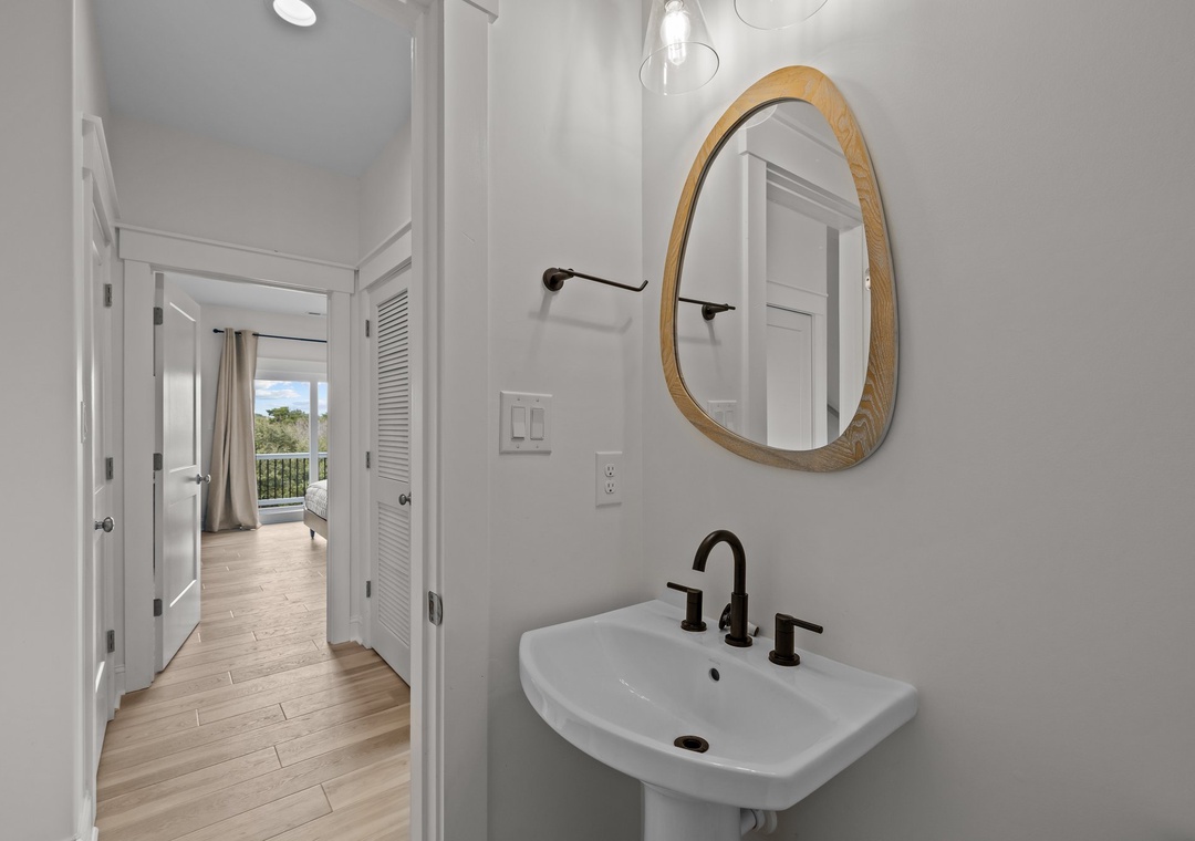 2nd Floor Half Bath