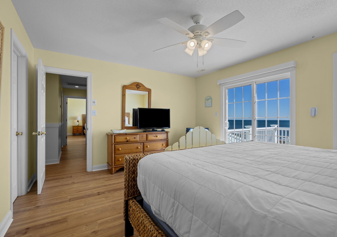 Top Floor King Suite