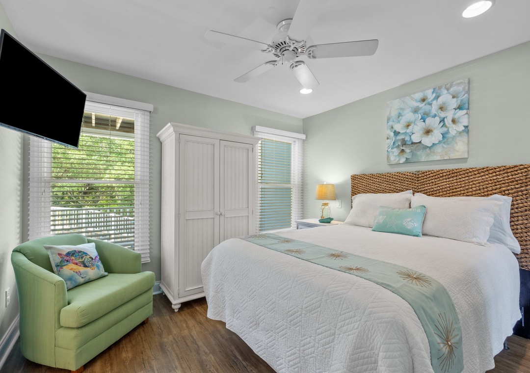 Mid-Floor Queen Room
