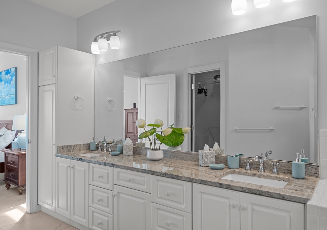Primary Suite Bathroom