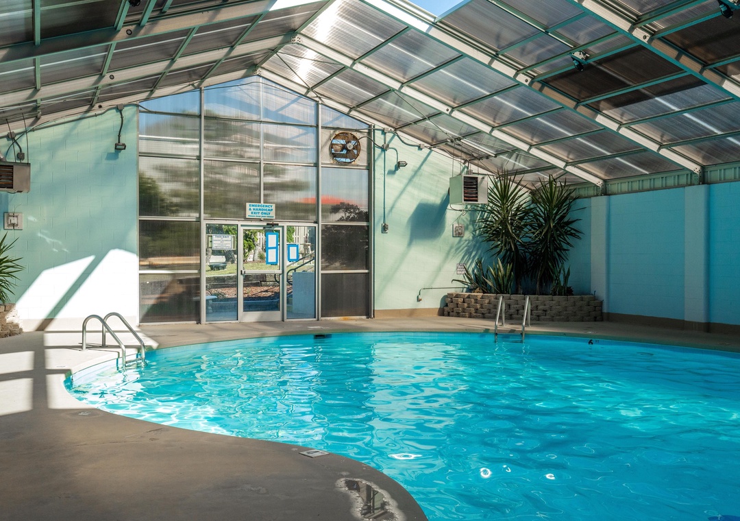 Summer Winds B-233 | Community Pool