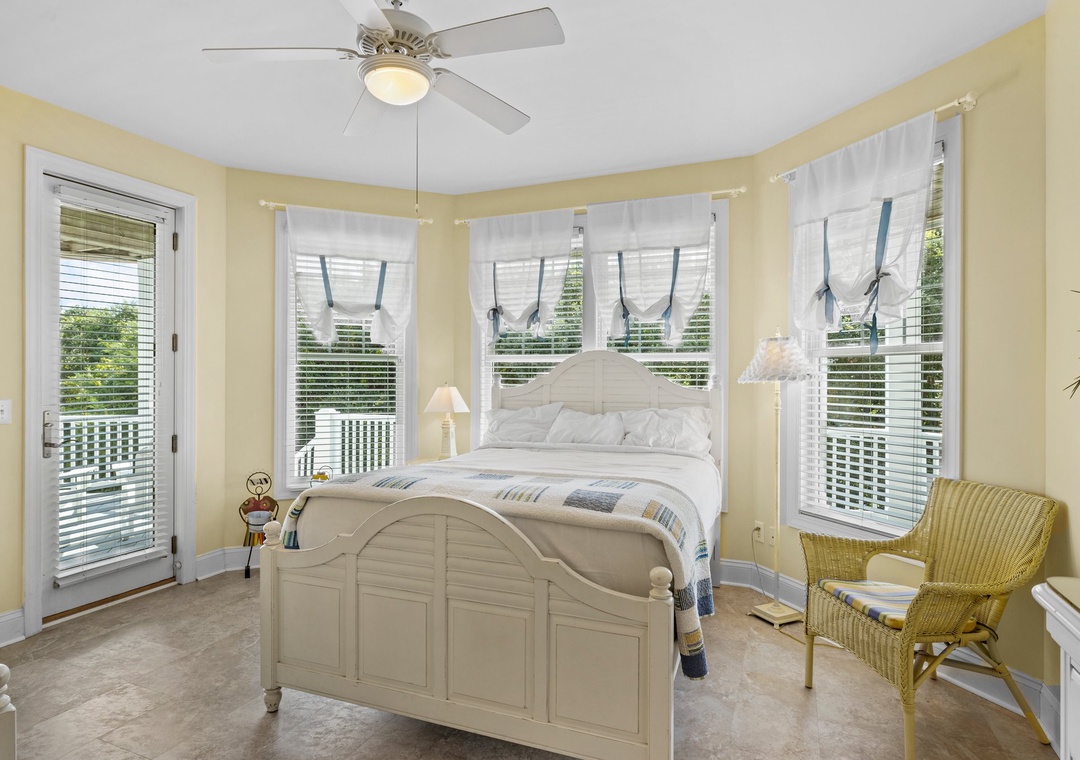 Queen bedroom