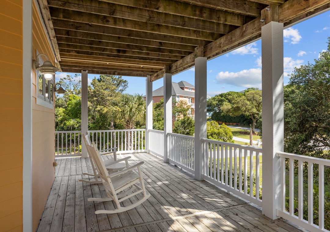 Mid-Floor Deck