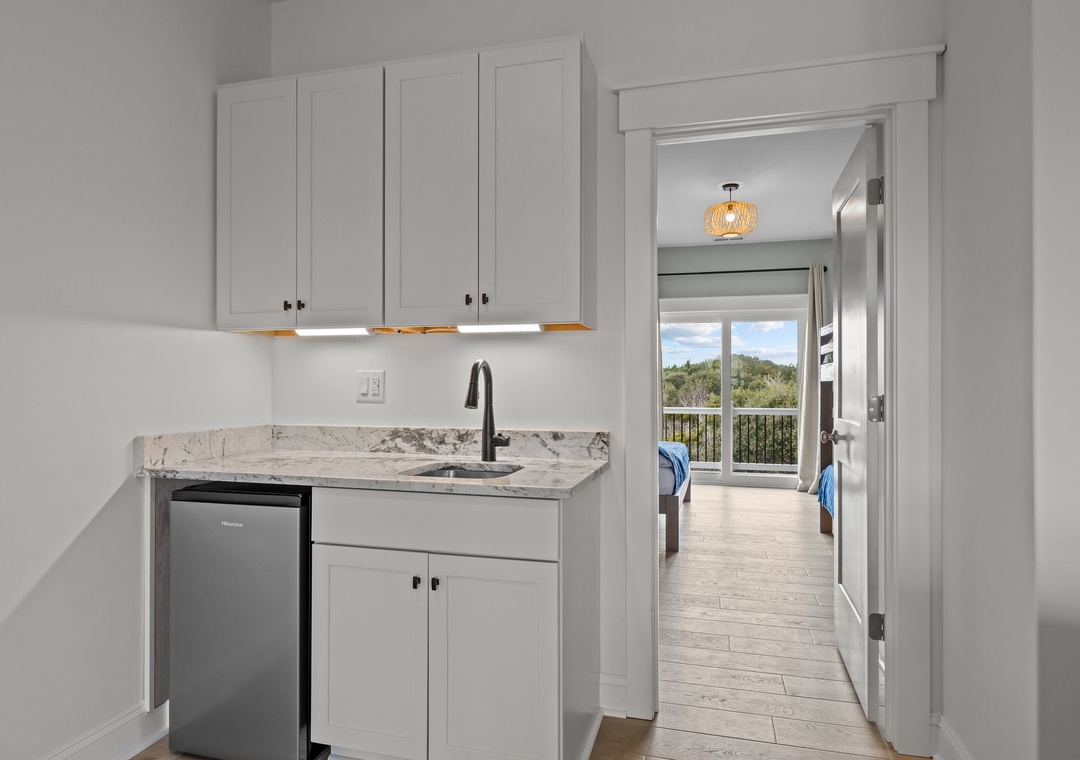 2nd Floor Wet Bar