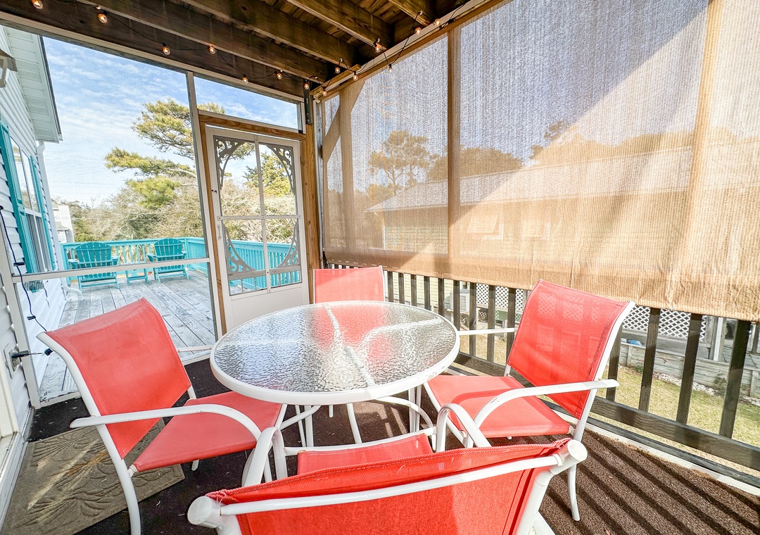 Screened in porch