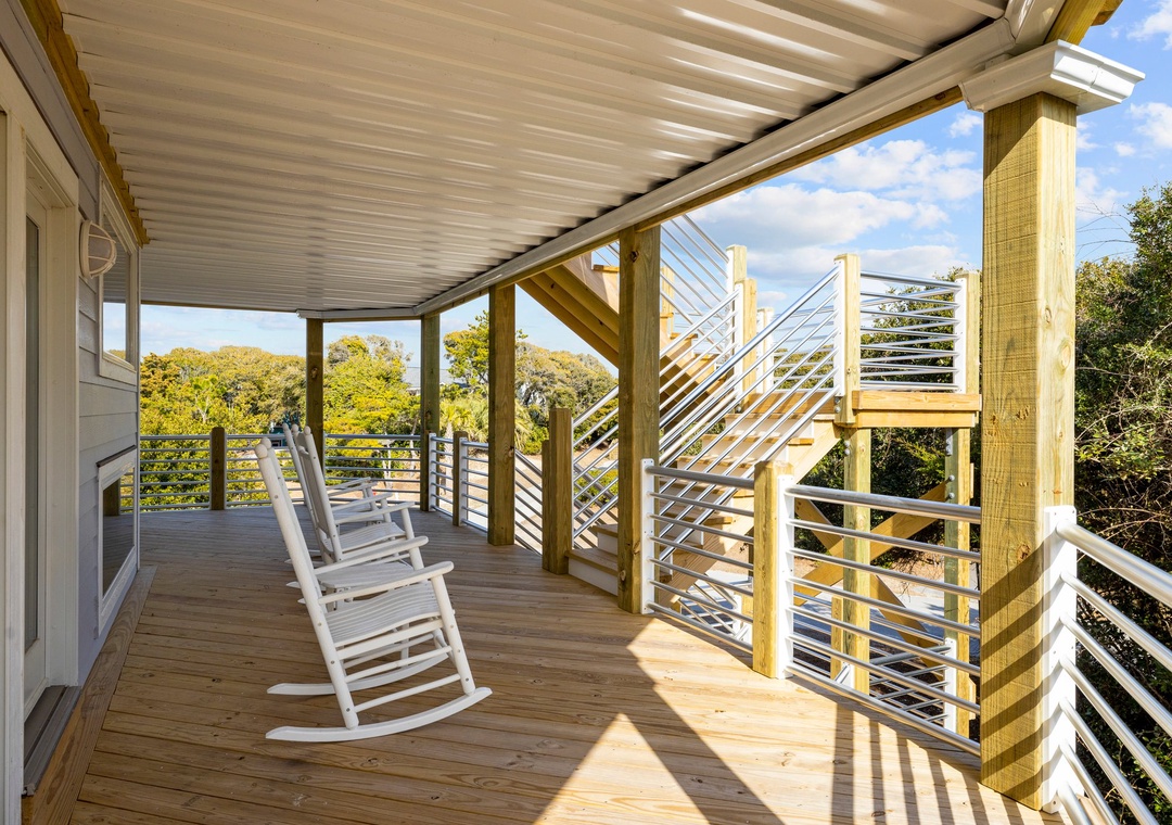 2nd floor balcony