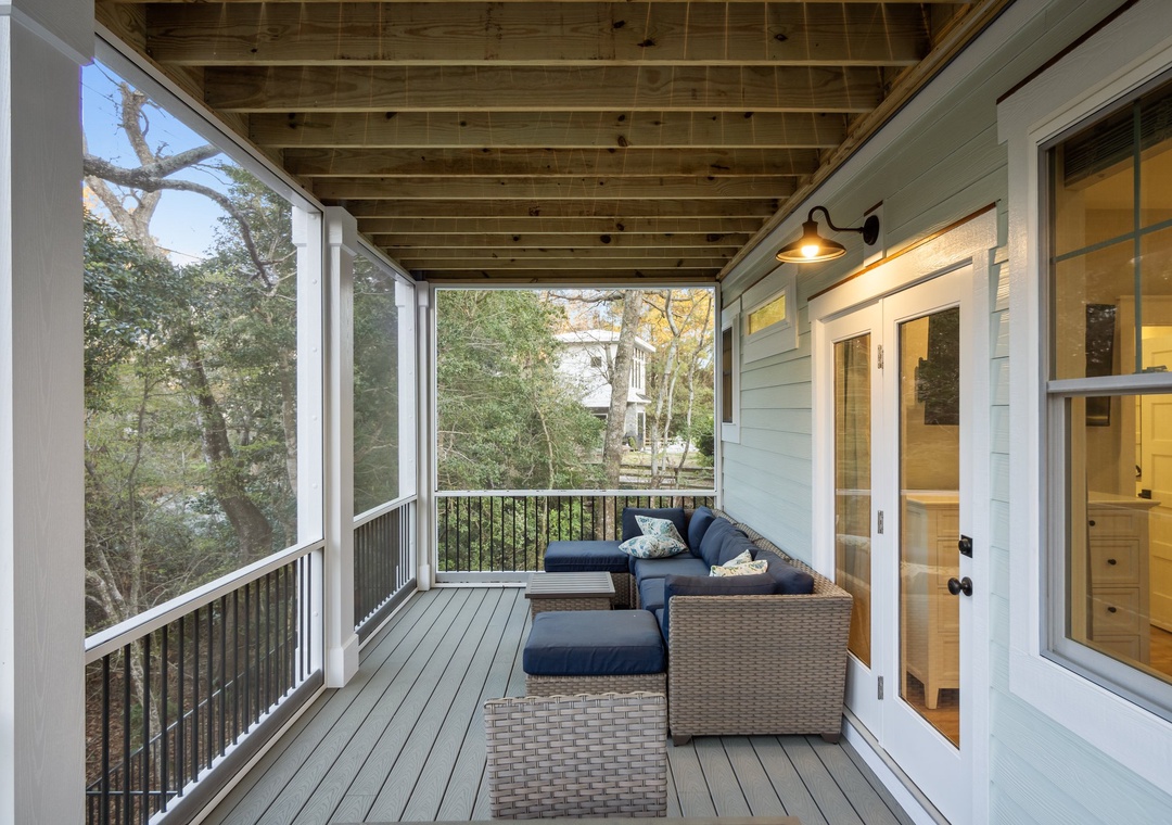 2nd floor balcony