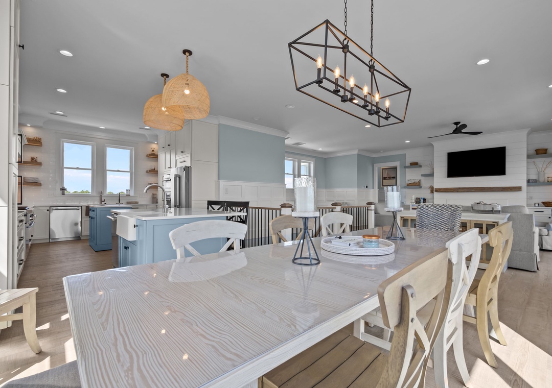 DINING ROOM TABLE