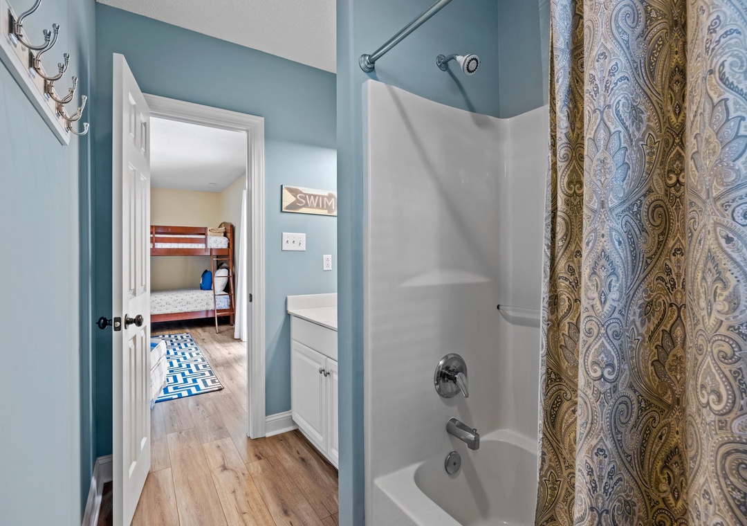 2 Full Bathroom