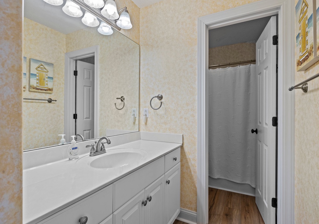Full Bathroom