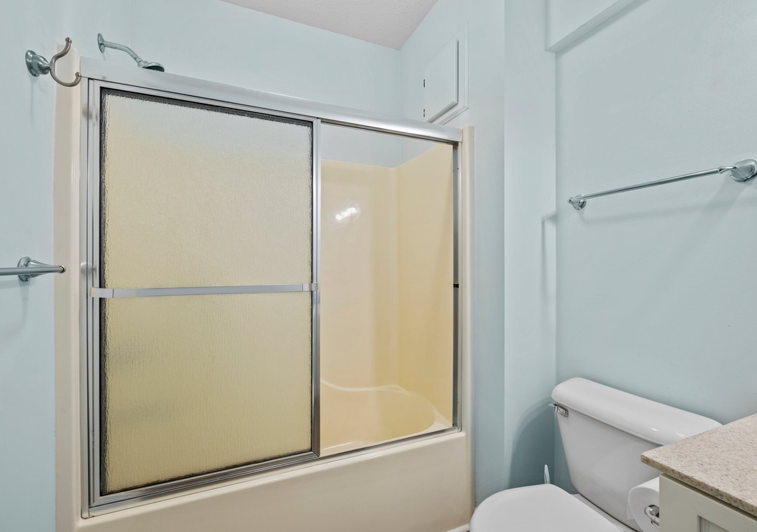 Ground Floor Queen Room Bathroom