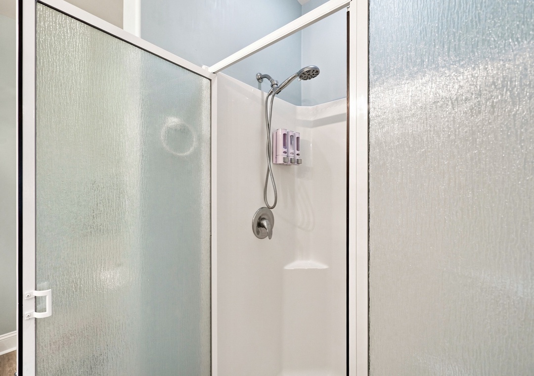 Ocean Club Oasis | Walk-In Shower