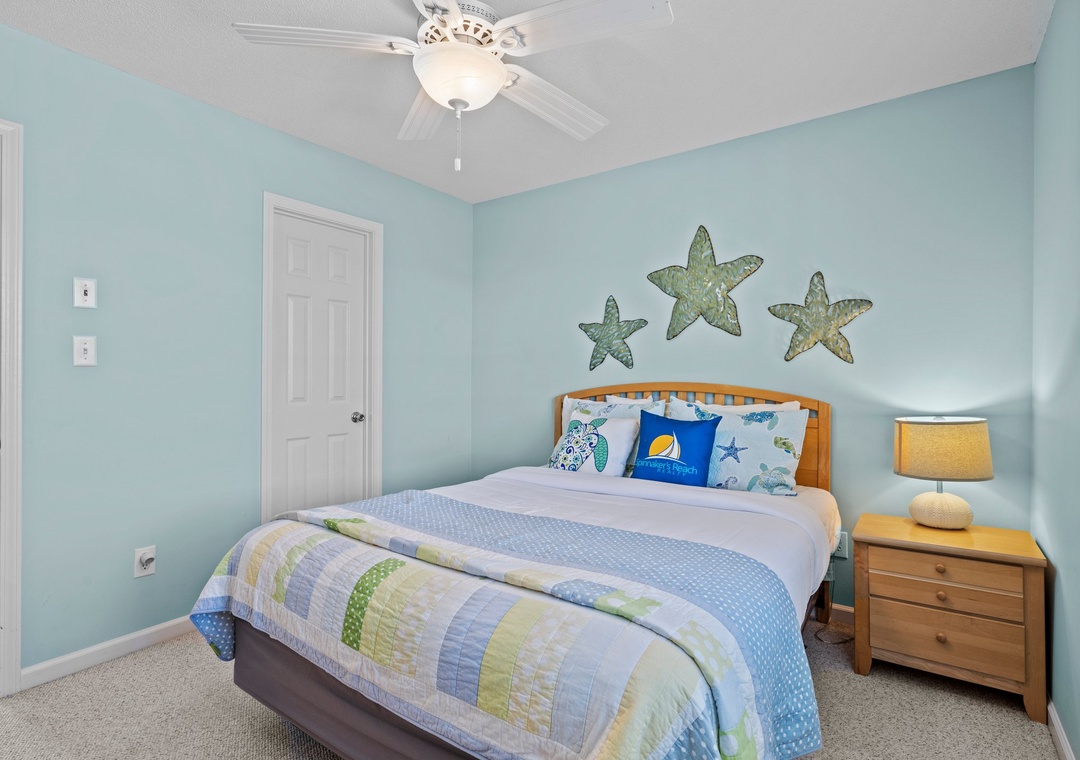 Mid-Floor Queen Room