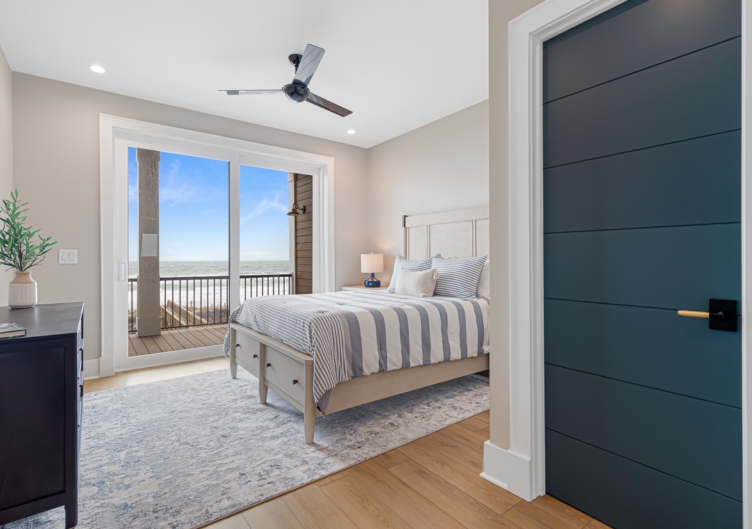 Sea Spray East | Oceanfront Queen Bedroom