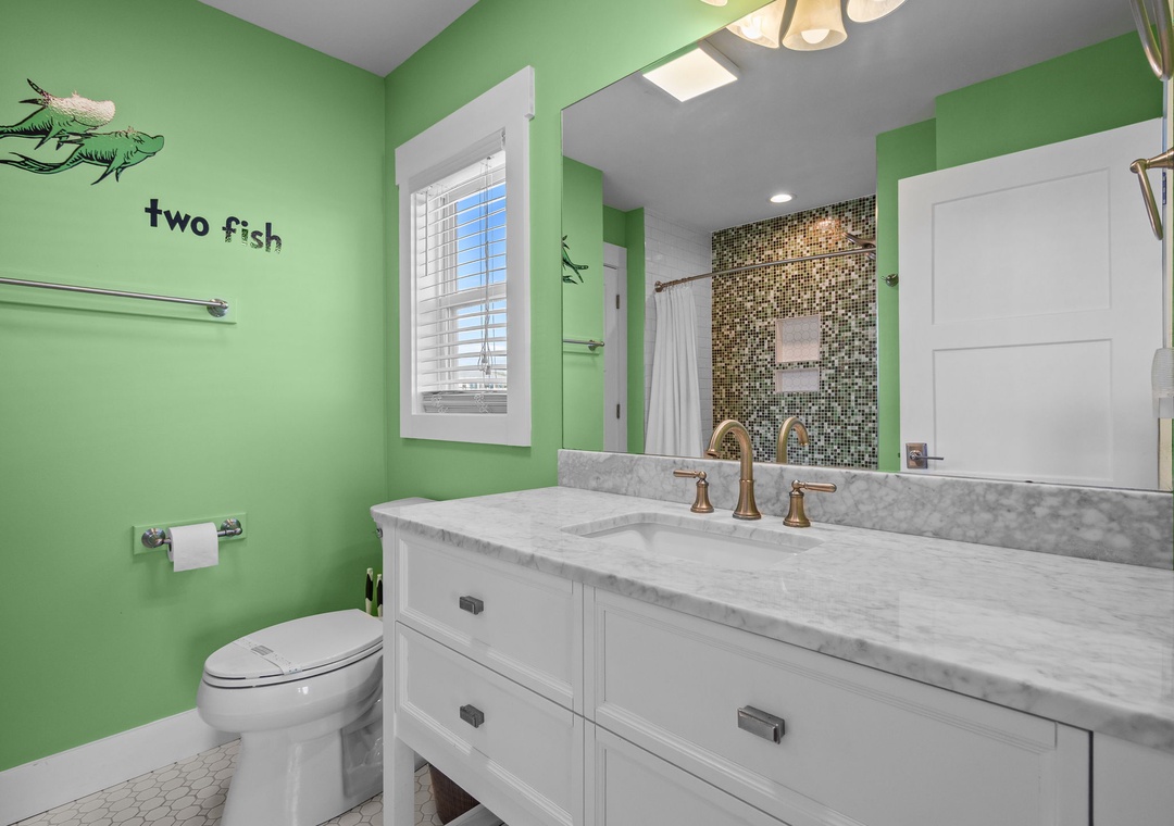 Attached bathroom to king room