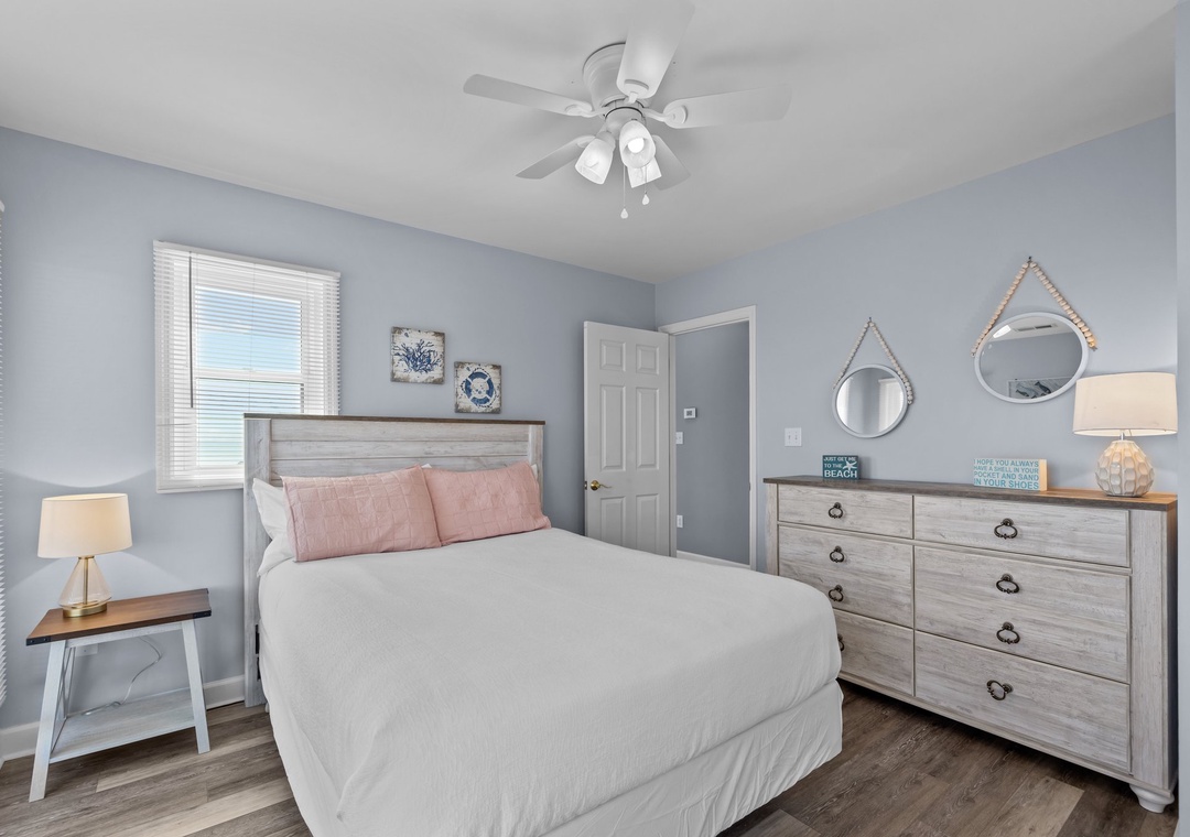 3rd Floor Queen Room