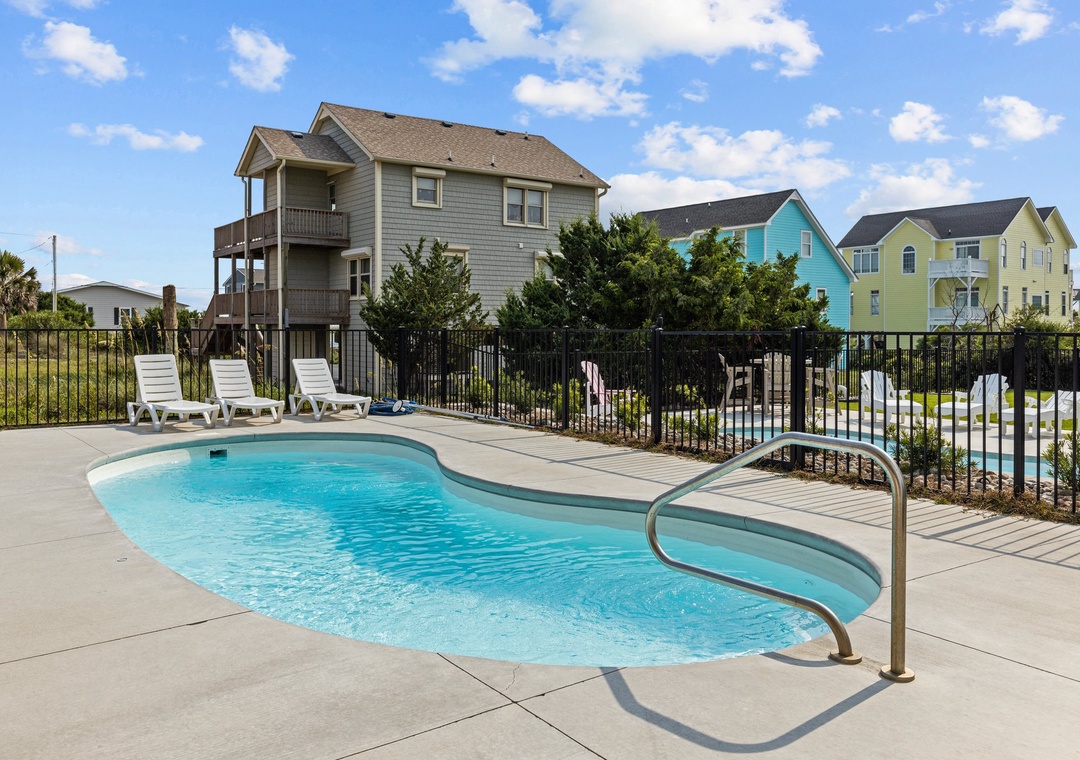 Waverlie's Watch | Pool