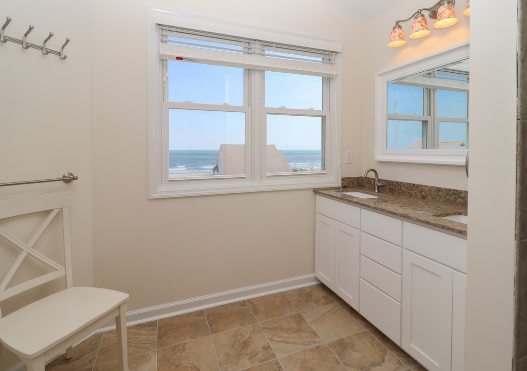 2 Full Bathroom