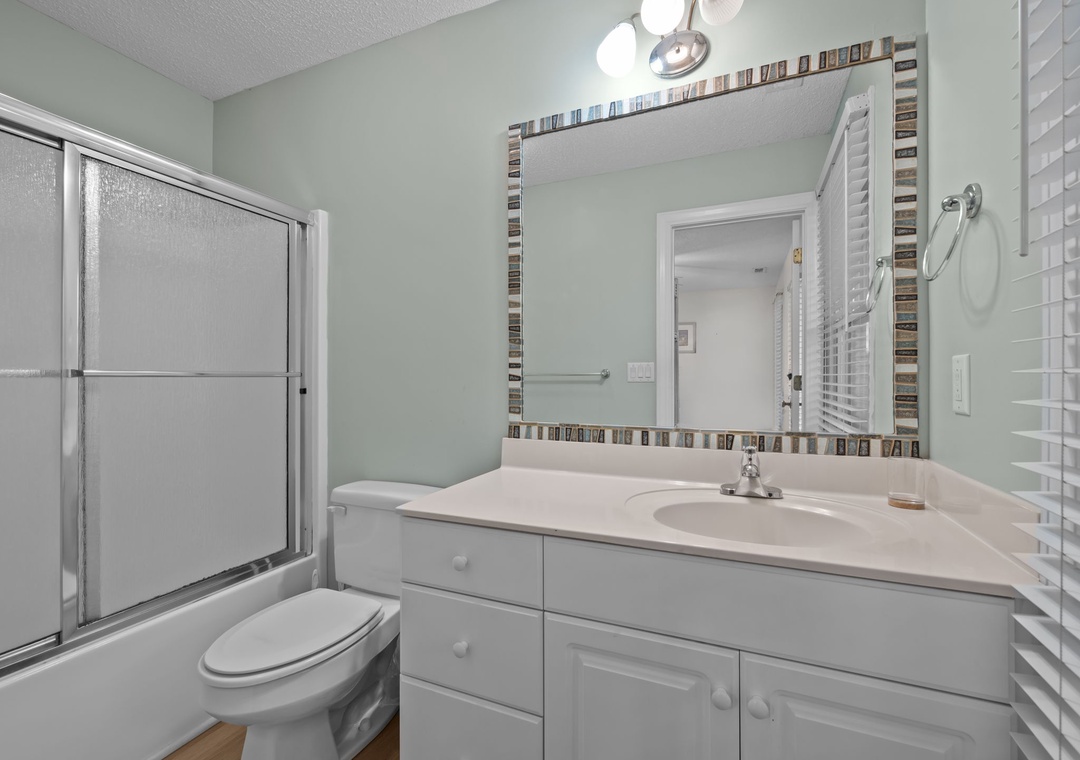 Top Floor Queen Room Bathroom