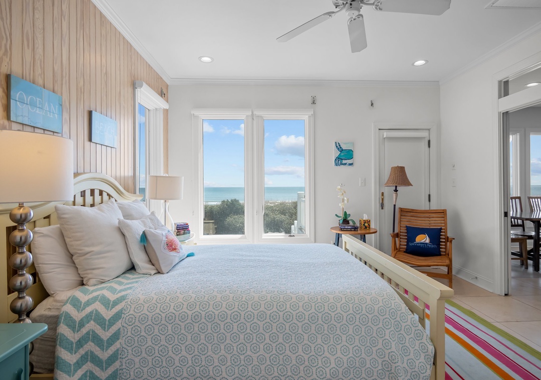 Mid-Floor Queen Bedroom