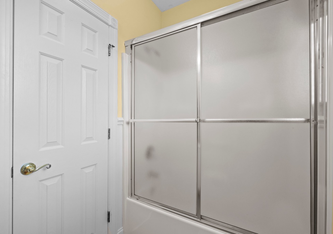 2 Full Bathroom