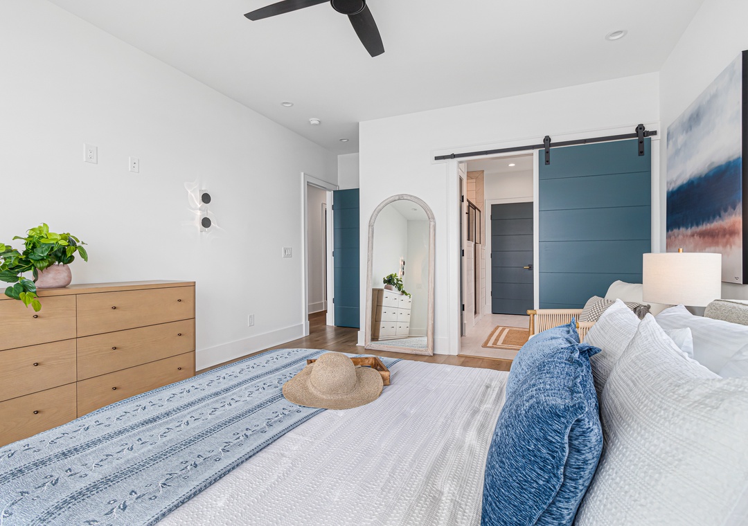 Sea Spray East | Queen Bedroom