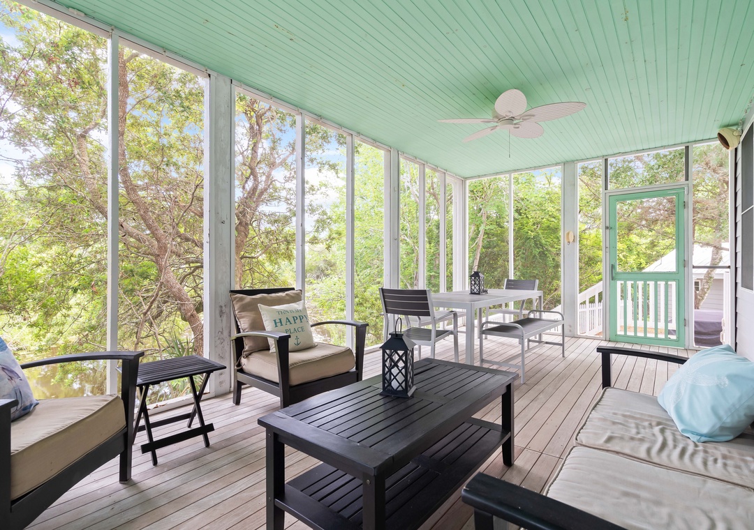 Screened in Porch