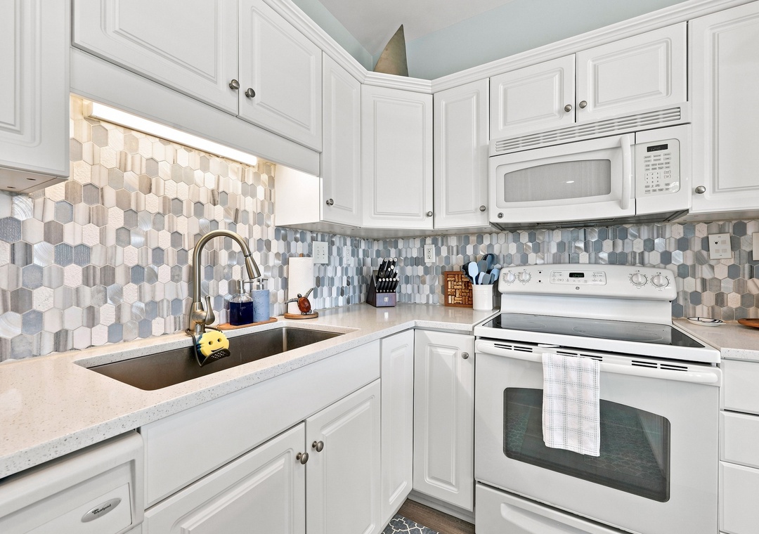 Ocean Club Oasis | Kitchen