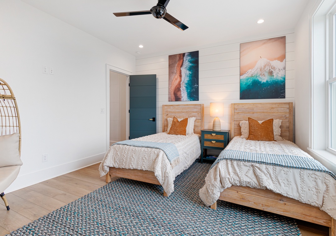 Sea Spray East | Twin Bedroom