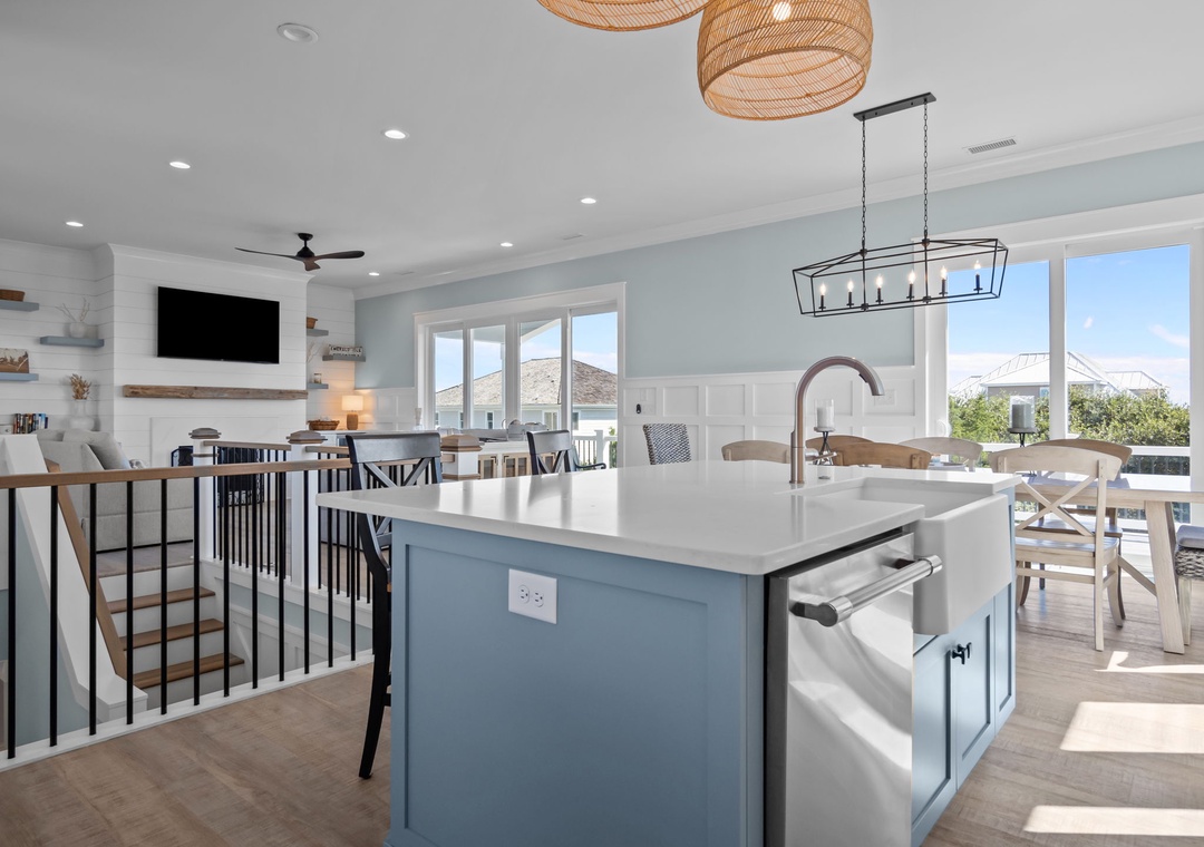 KITCHEN ISLAND