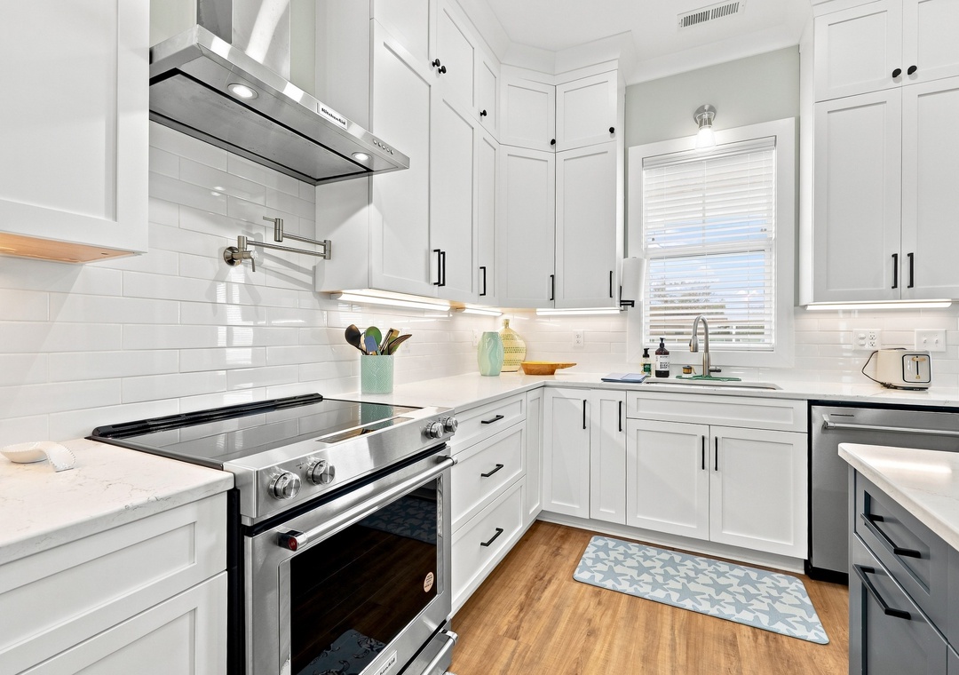 Emerality | Top Level Kitchen