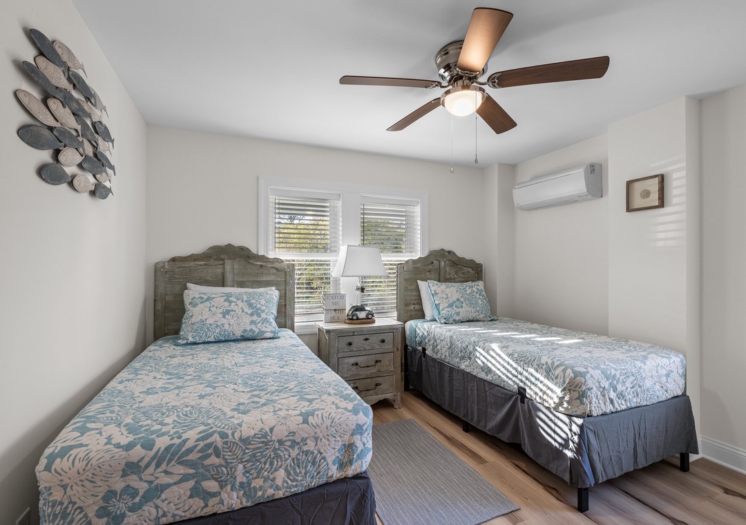 Twin Bedroom