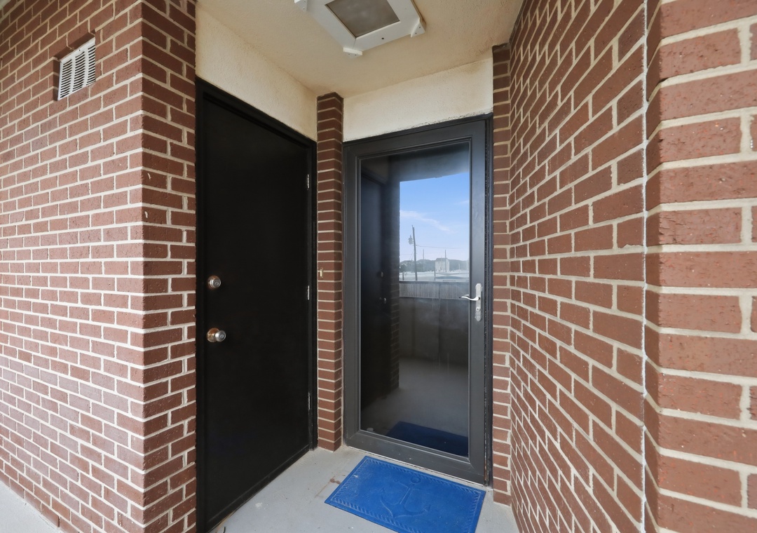 Summer Winds B-233 | Entrance