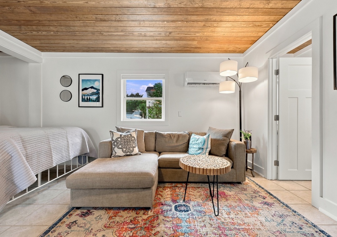 namaSTAY | Living Area