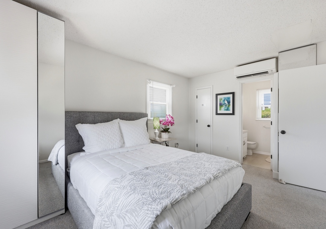 Dolphin Reach Up | Bedroom with Ensuite