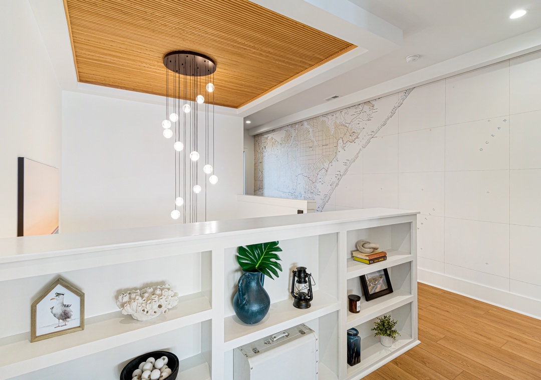 Sea Spray West | Upper-Level Landing