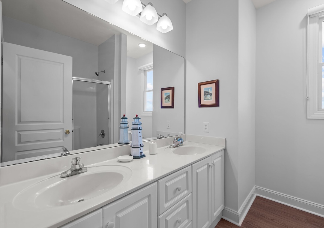 Top Floor Hallway Bathroom