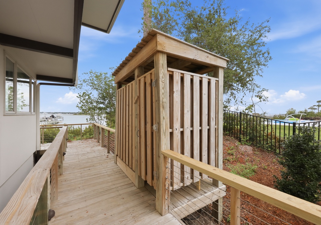 Bogue House | Outdoor Shower