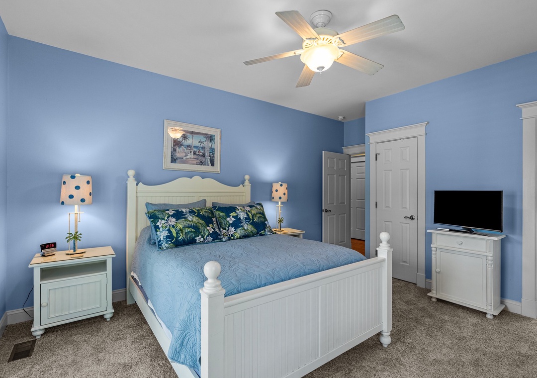 Queen Bedroom