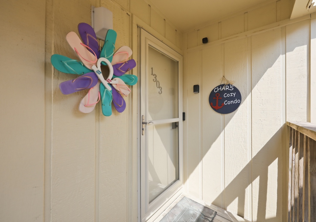 Char’s Cozy Condo | Entrance