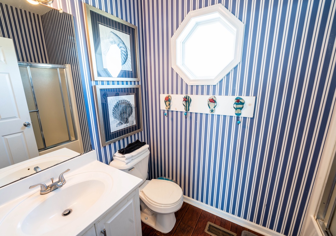 Mid-Floor Hallway Bathroom
