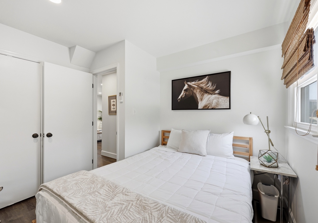 Dolphin Reach Down | Bedroom 2