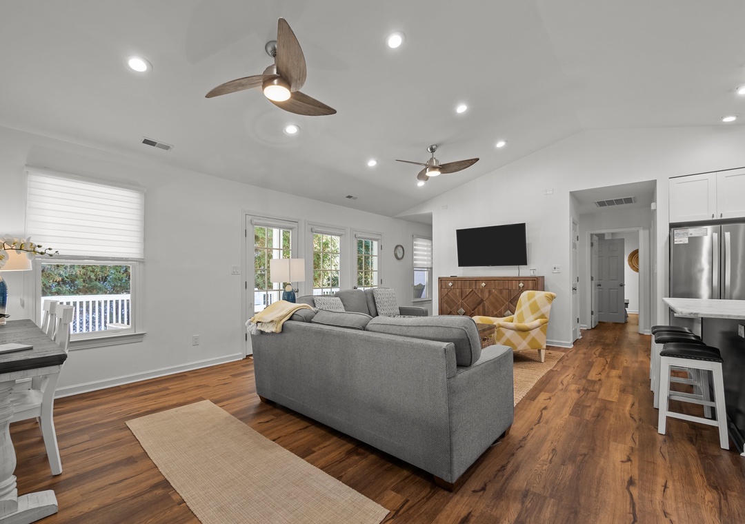 4 Living Room