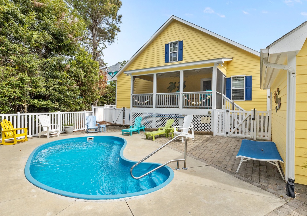 Sunnyside UP- Pool View