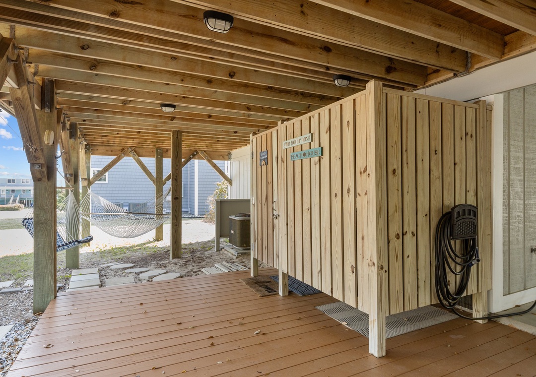 Hot/Cold Outdoor Shower