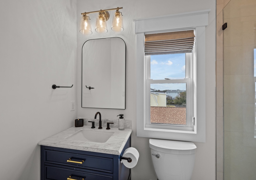 3rd Floor Hall Bath