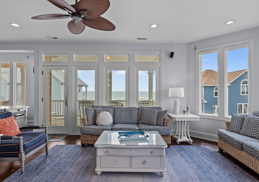 Living room 4